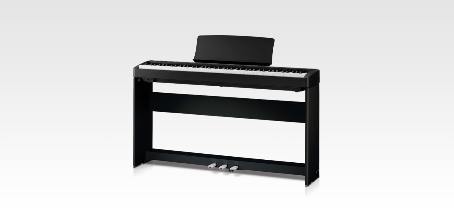 Чёрное пианино Kawai ES120 на фирменной стойке HML-2 с задней панелью, съёмным пюпитром и тройной педальной планкой F-351 внизу